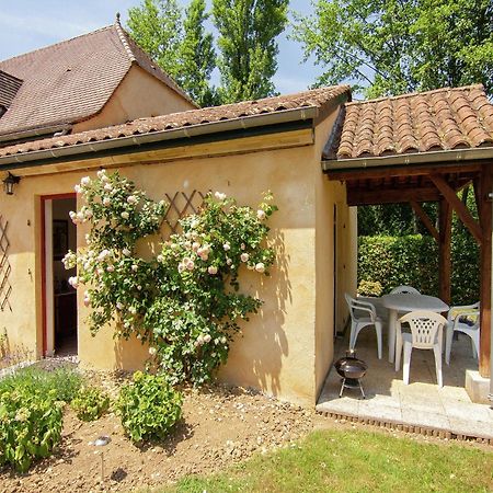 Appealing Apartment In Vezac With Swimming Pool Beynac-et-Cazenac ภายนอก รูปภาพ