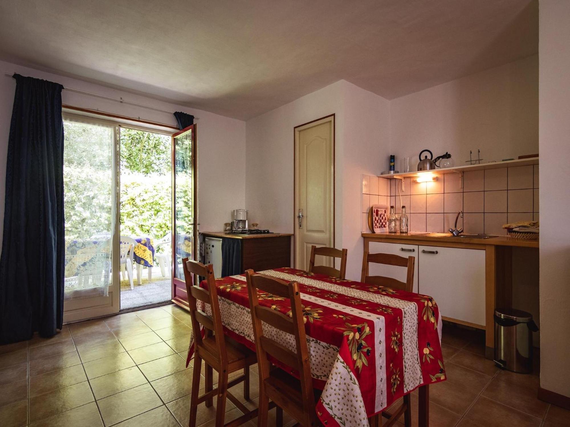 Appealing Apartment In Vezac With Swimming Pool Beynac-et-Cazenac ภายนอก รูปภาพ