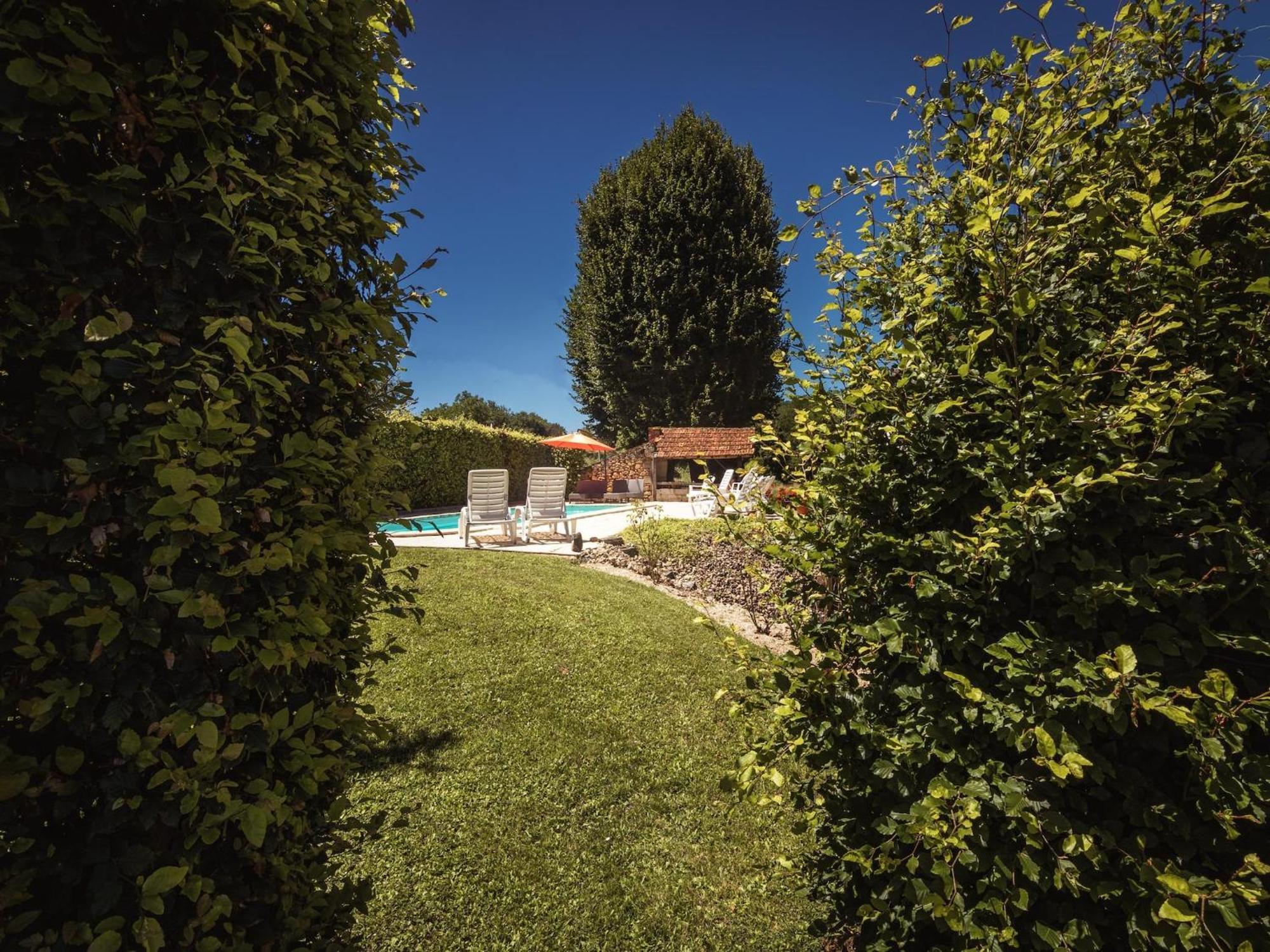Appealing Apartment In Vezac With Swimming Pool Beynac-et-Cazenac ภายนอก รูปภาพ