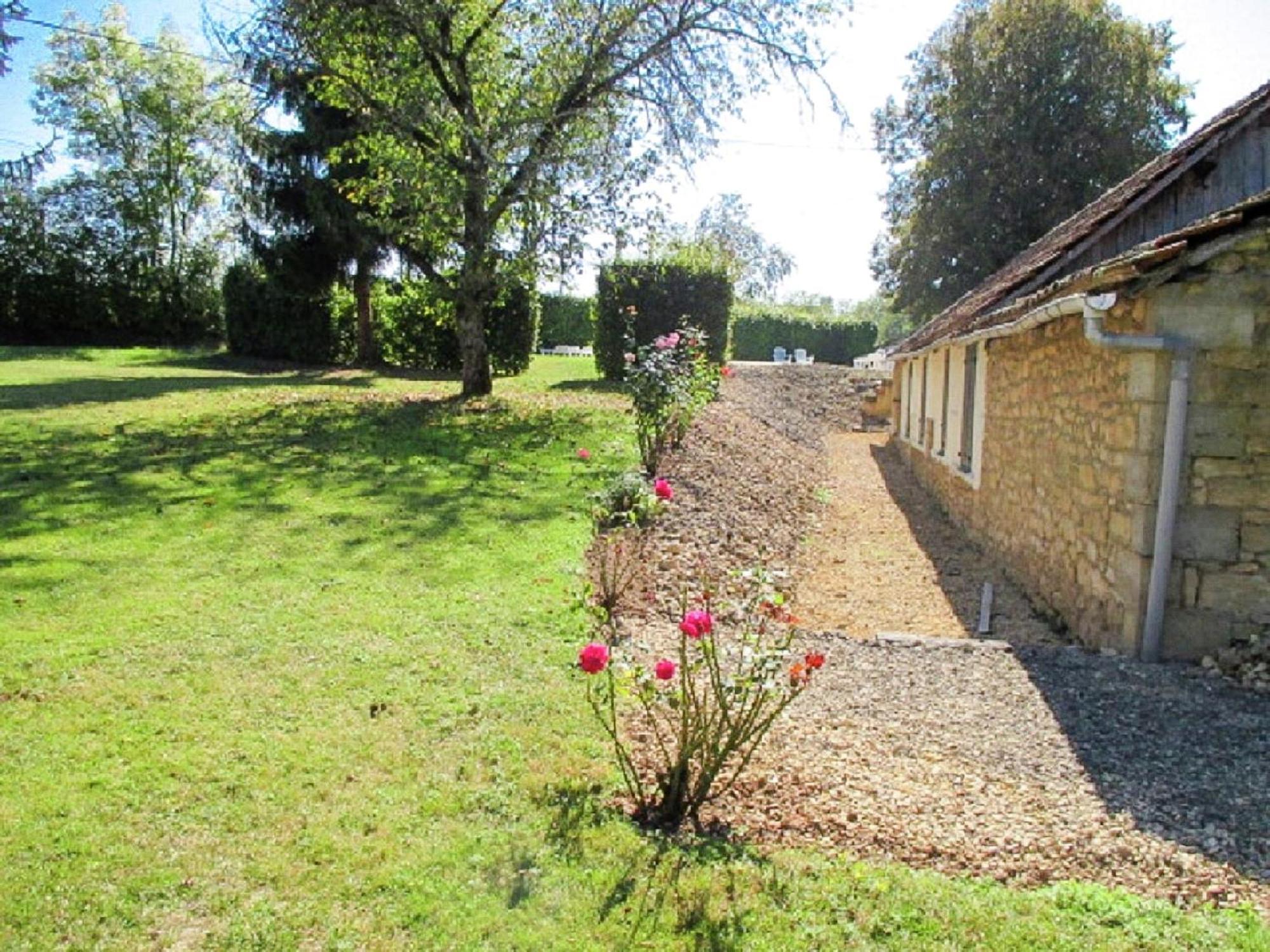 Appealing Apartment In Vezac With Swimming Pool Beynac-et-Cazenac ภายนอก รูปภาพ