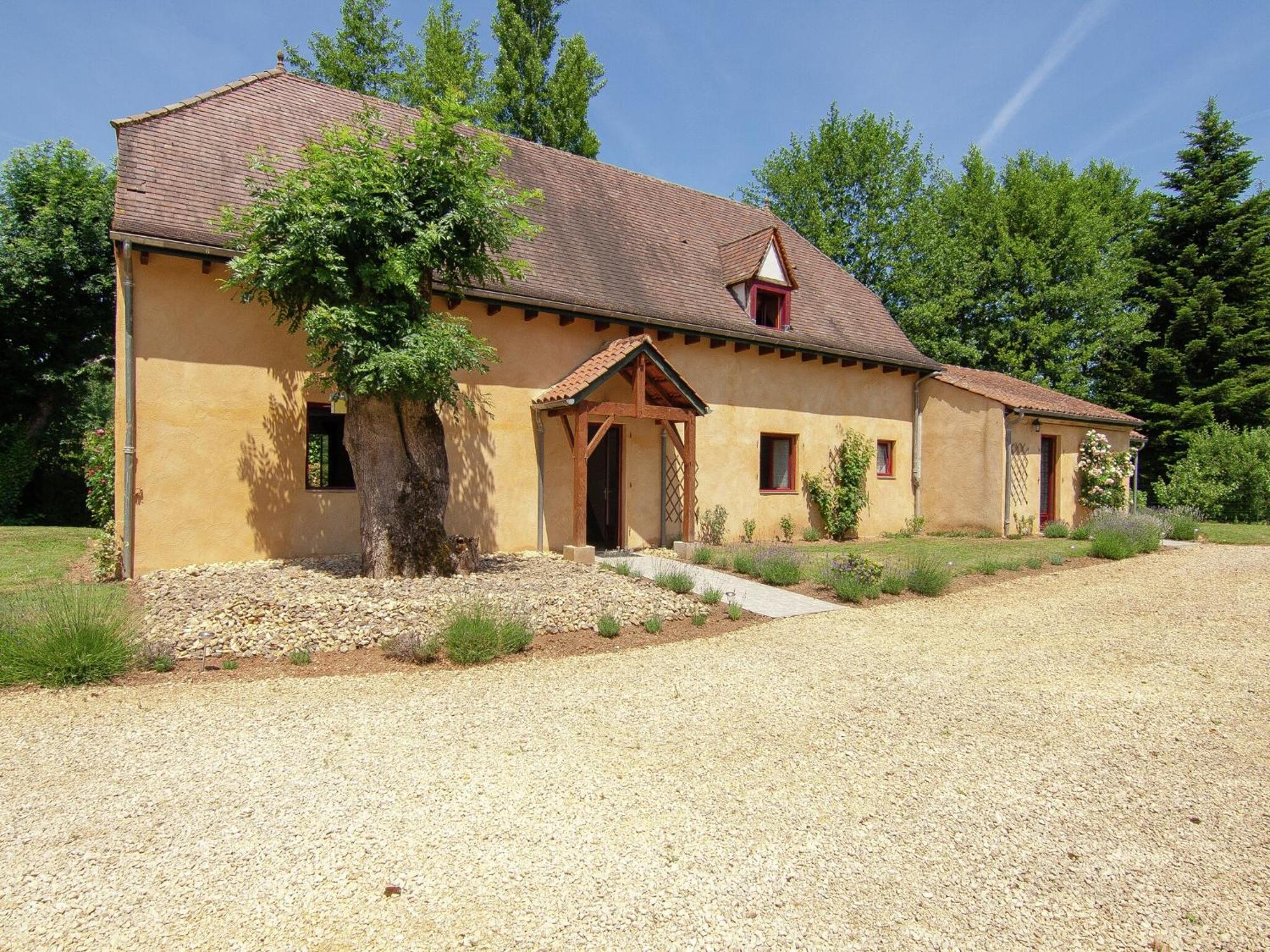 Appealing Apartment In Vezac With Swimming Pool Beynac-et-Cazenac ภายนอก รูปภาพ