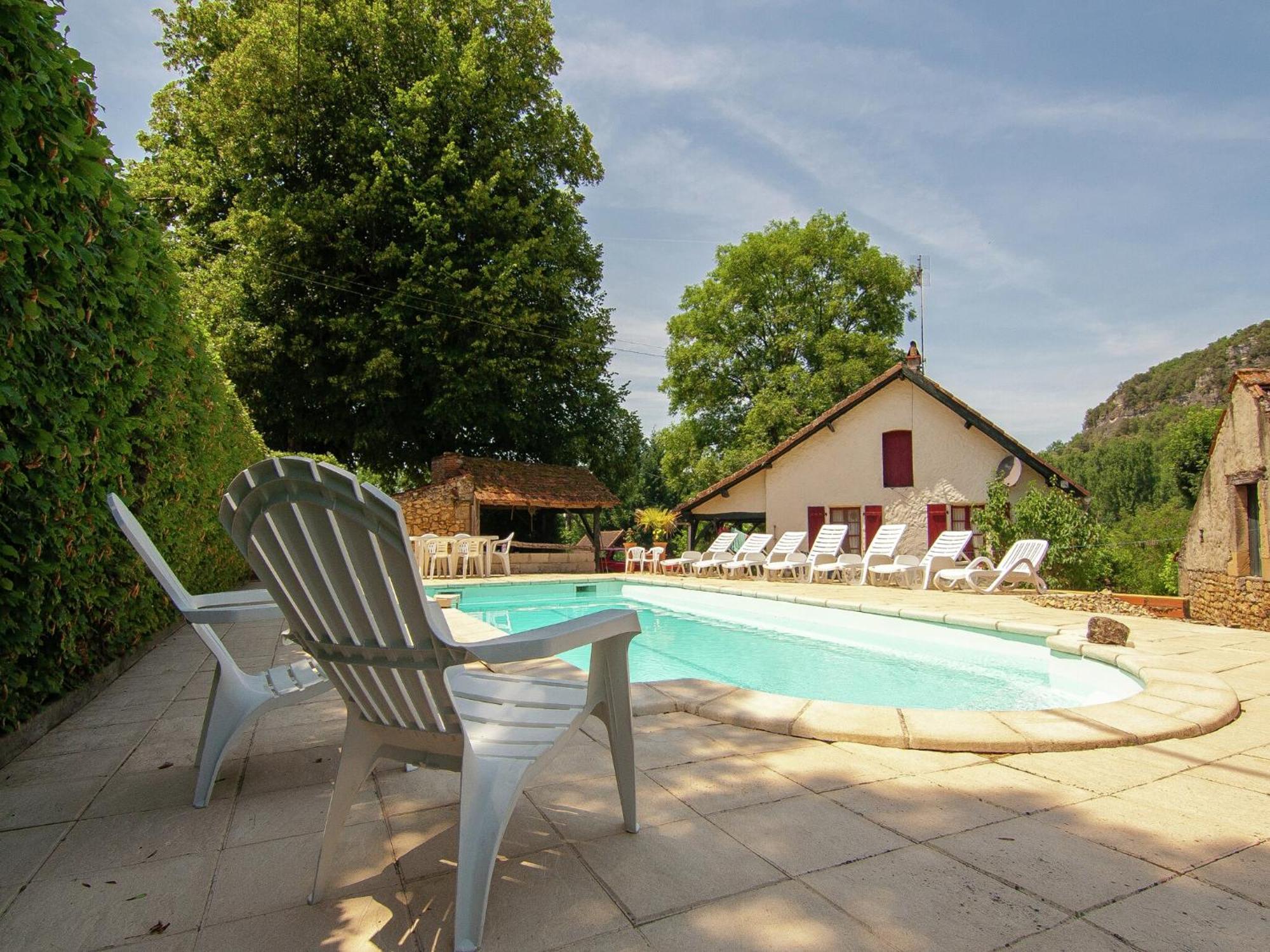 Appealing Apartment In Vezac With Swimming Pool Beynac-et-Cazenac ภายนอก รูปภาพ