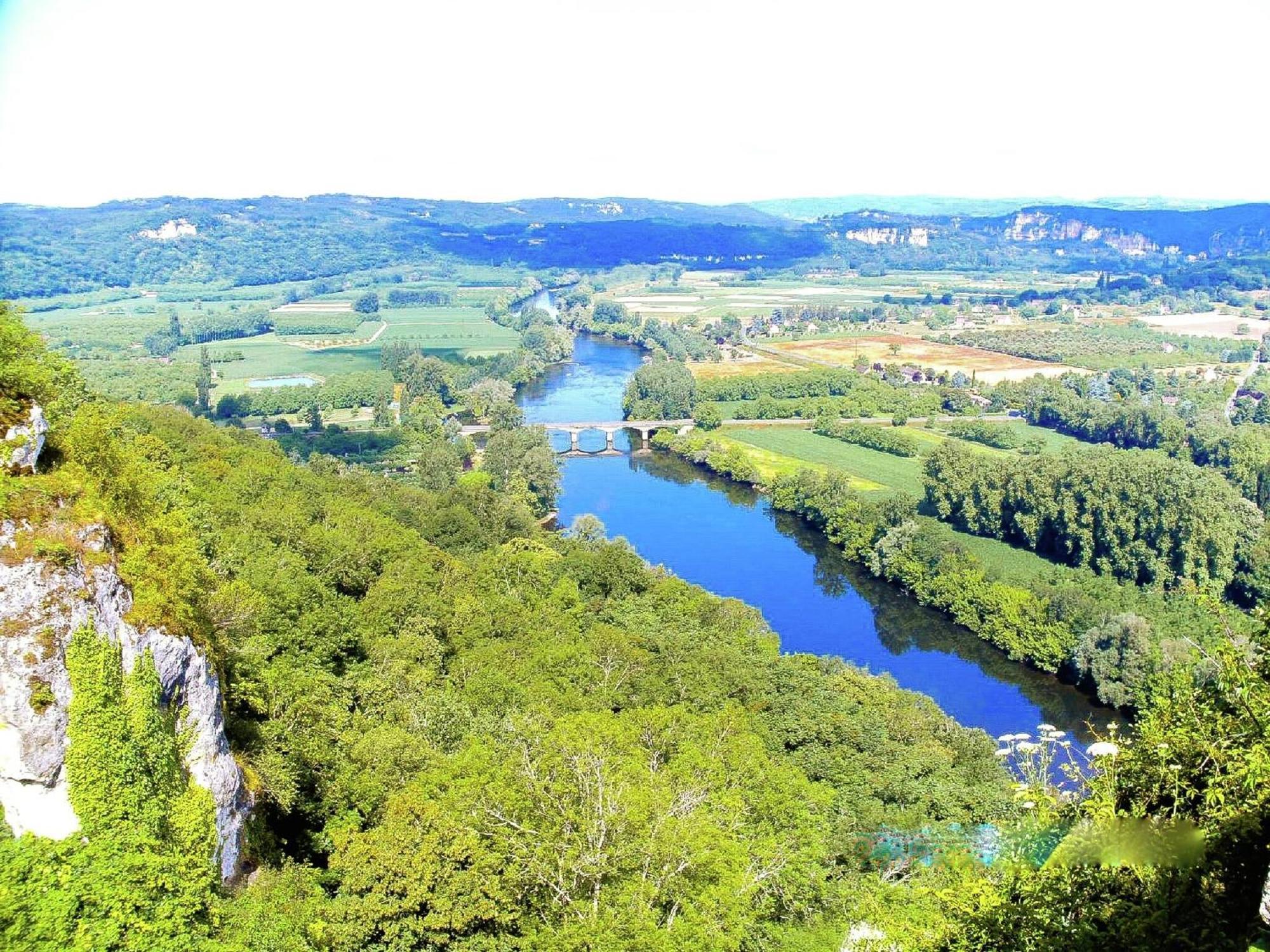 Appealing Apartment In Vezac With Swimming Pool Beynac-et-Cazenac ภายนอก รูปภาพ